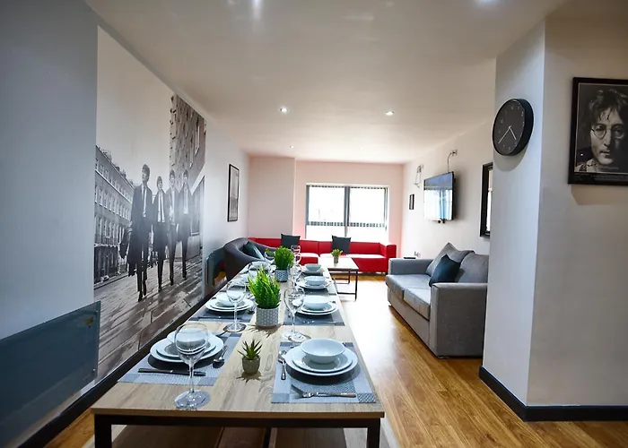 Lennon Suite 4 Bedrooms, 4 Bathrooms