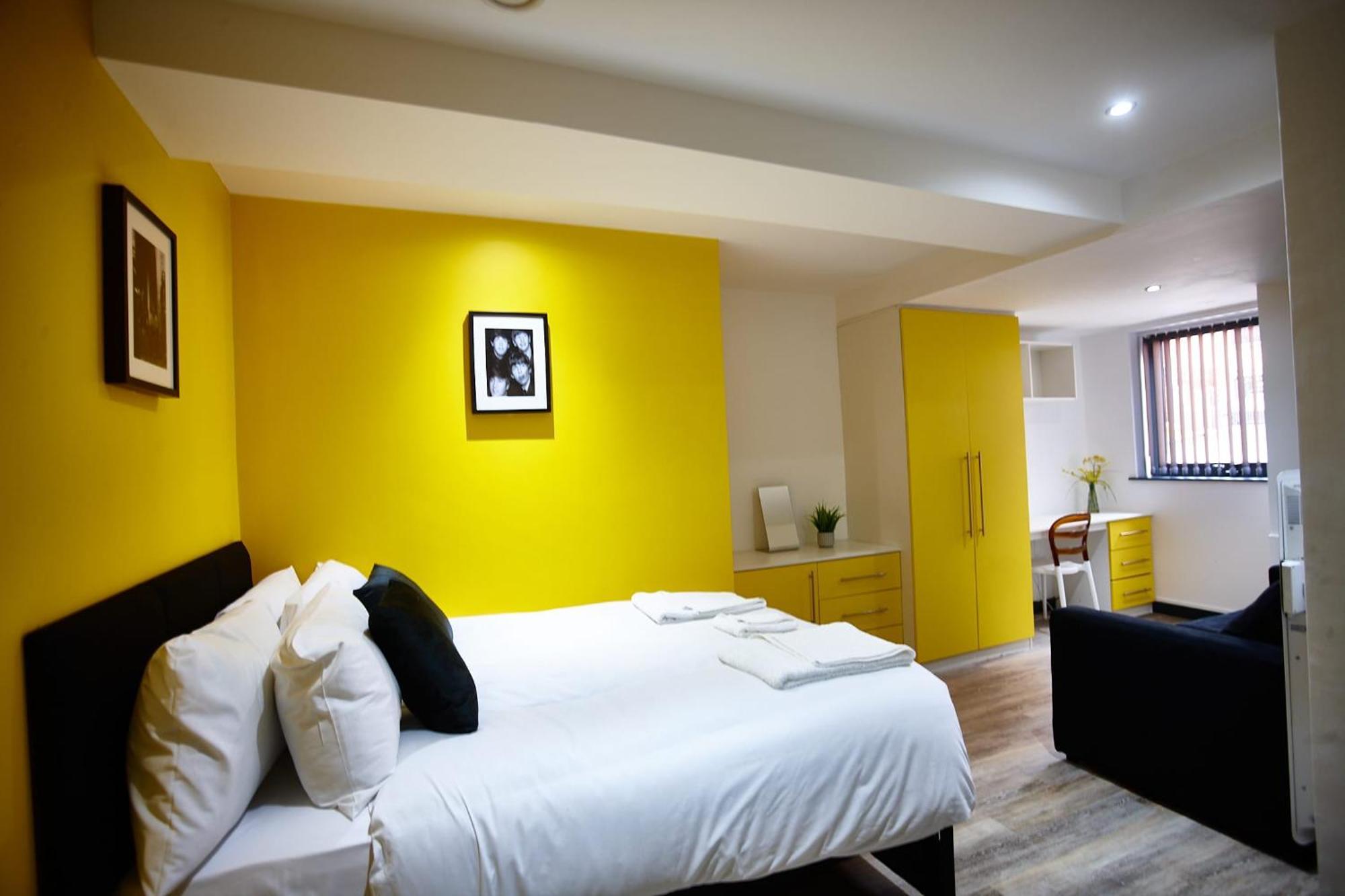 Lennon 4 Bedrooms, 4 Bathrooms Apartment