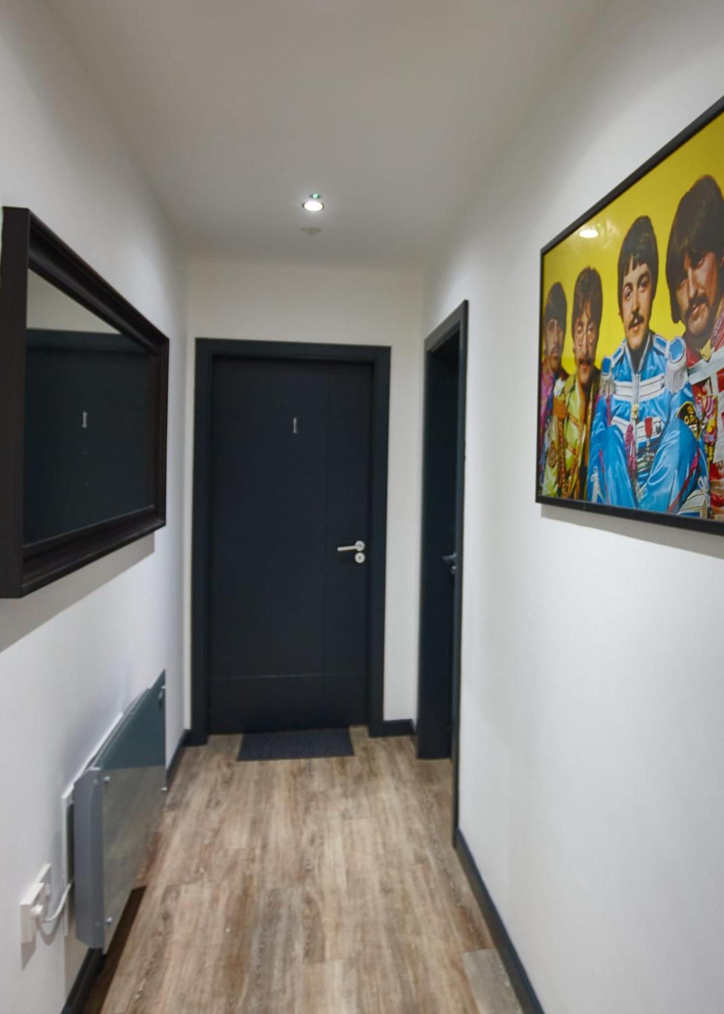 Lennon 4 Bedrooms, 4 Bathrooms Apartment Liverpool