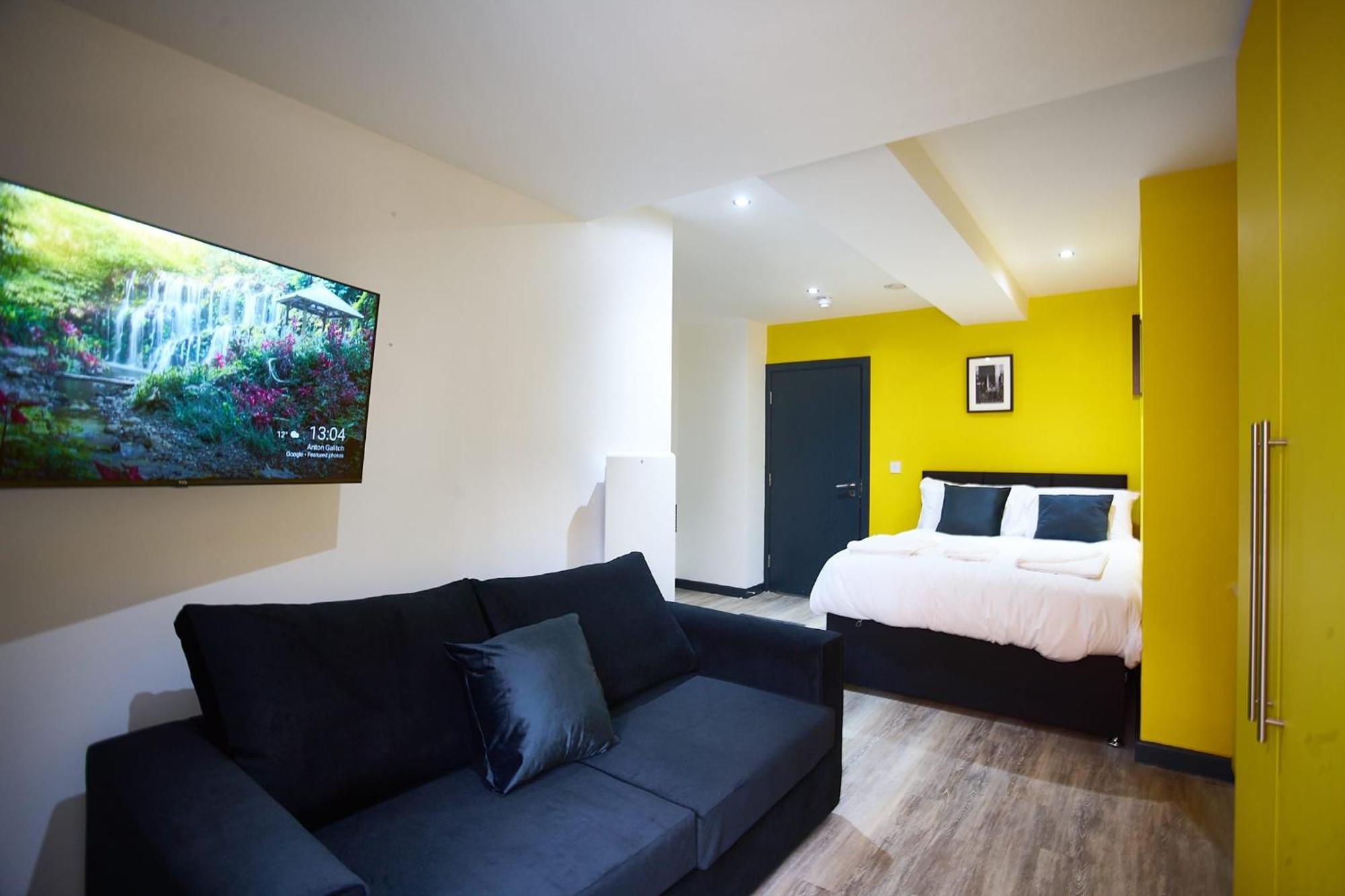 Lennon 4 Bedrooms, 4 Bathrooms Apartment Liverpool