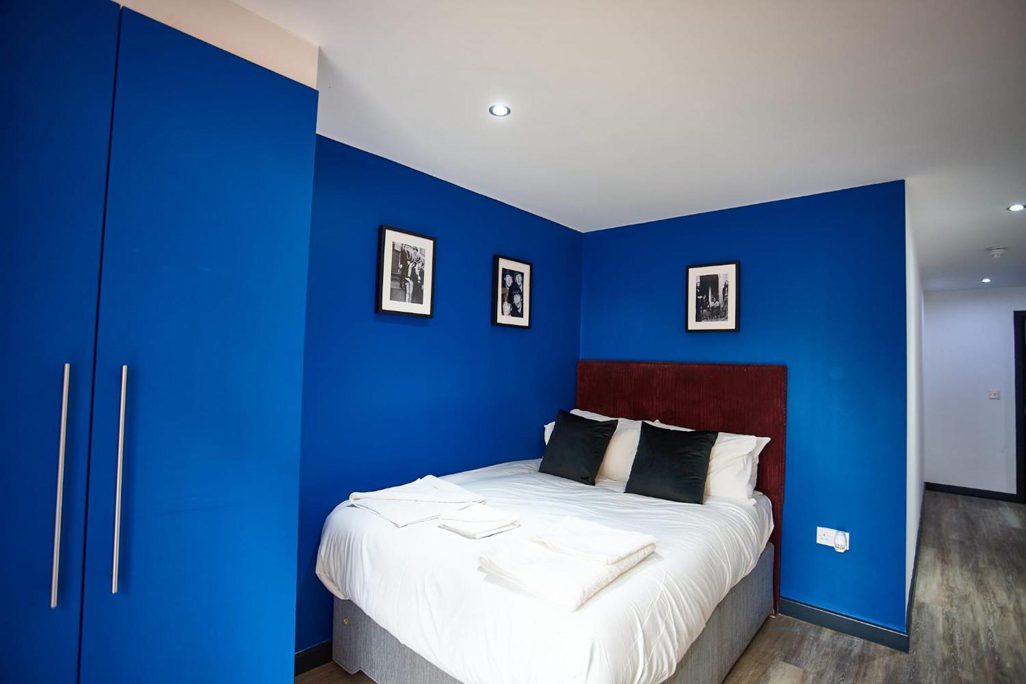 Lennon 4 Bedrooms, 4 Bathrooms * Liverpool