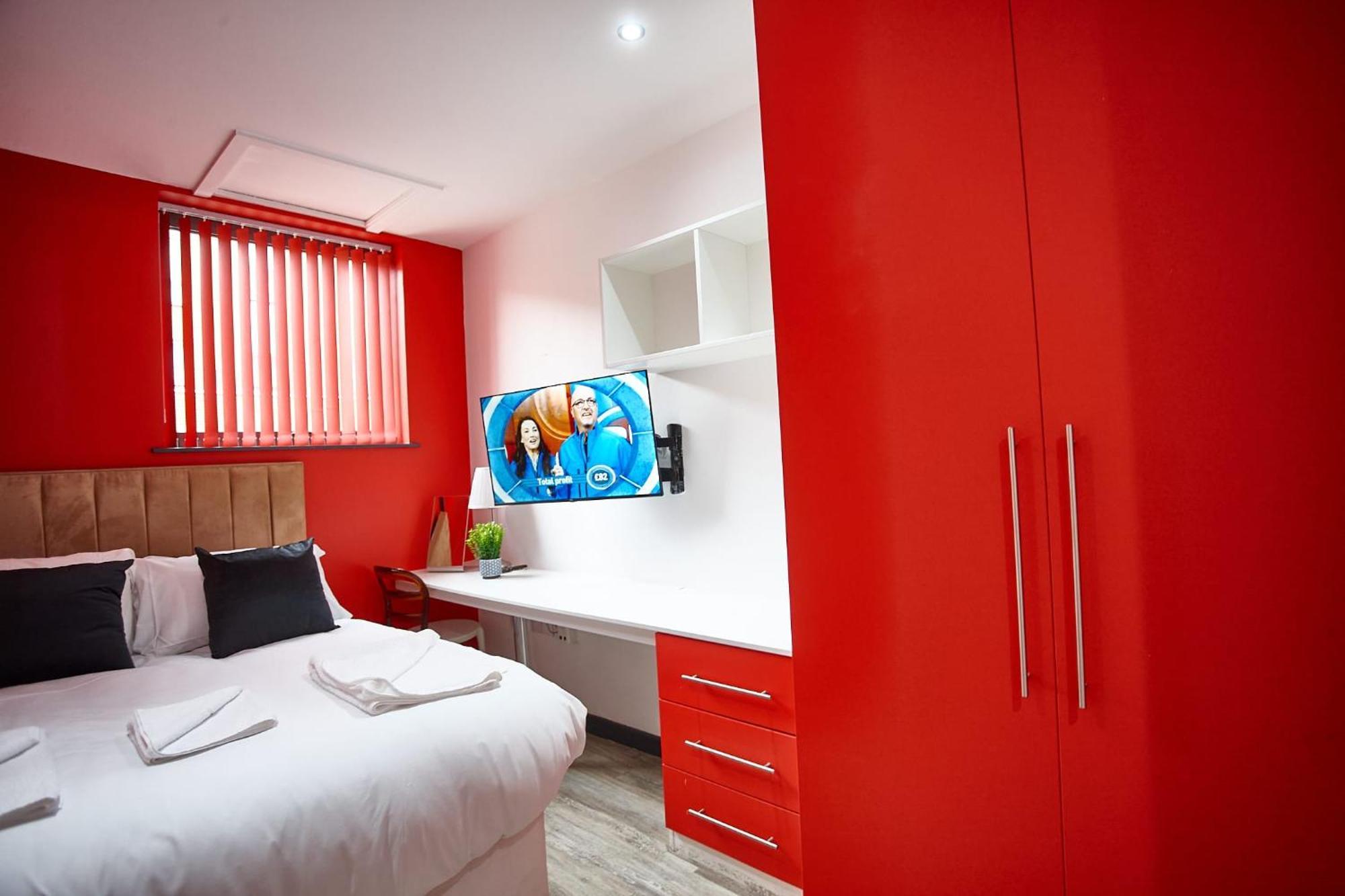 Apartment Lennon 4 Bedrooms, 4 Bathrooms