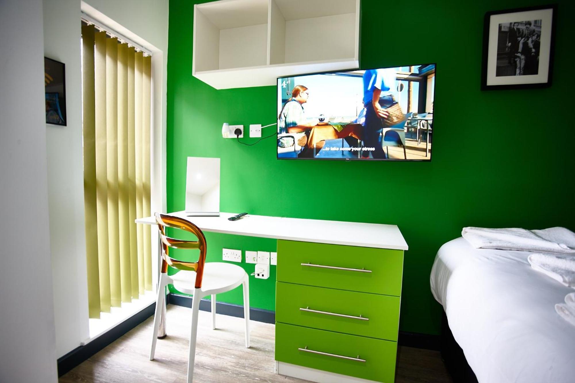 Apartment Lennon 4 Bedrooms, 4 Bathrooms Liverpool
