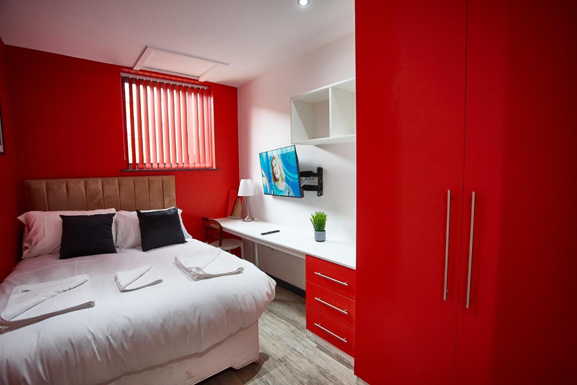 Lennon 4 Bedrooms, 4 Bathrooms Apartment Liverpool
